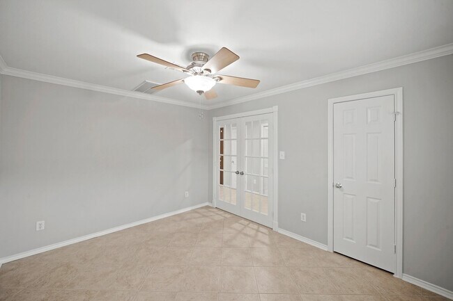 Building Photo - 1014 Rochow St