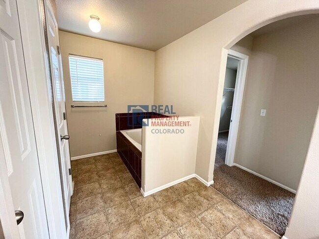 Building Photo - 10276 Deer Meadow Cir