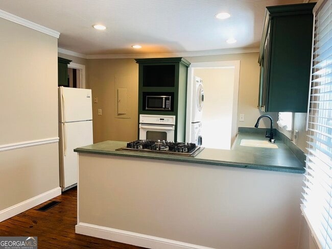 Building Photo - 4665 Orchid Dr