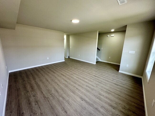 Building Photo - 226 Rojan Rd