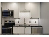 Building Photo - 35 Nathan Ln N