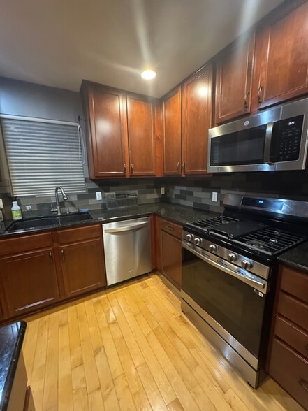 Building Photo - 19005 Olive St