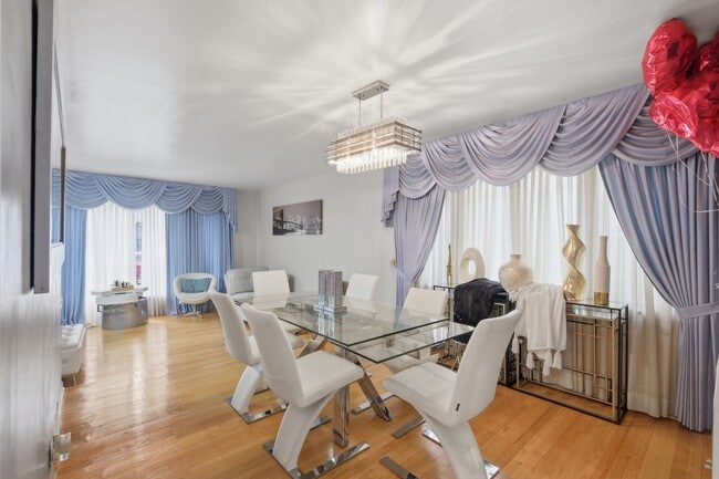 Building Photo - 9728 S Tripp Ave