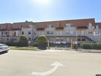 Building Photo - 1560 W 46th St