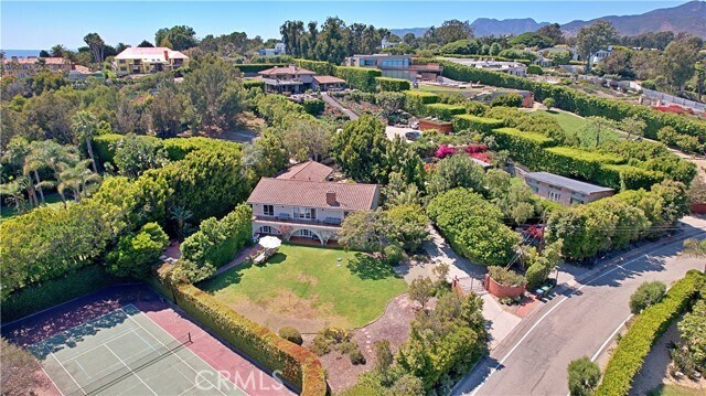 Building Photo - 7161 Grasswood Ave