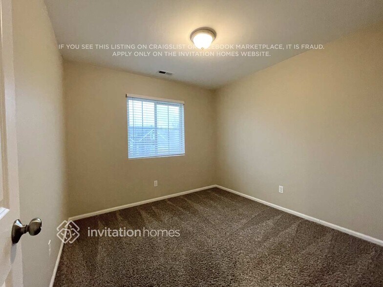 Building Photo - 2011 199th St E