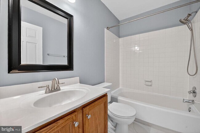 Building Photo - 13117 Kidwell Field Rd