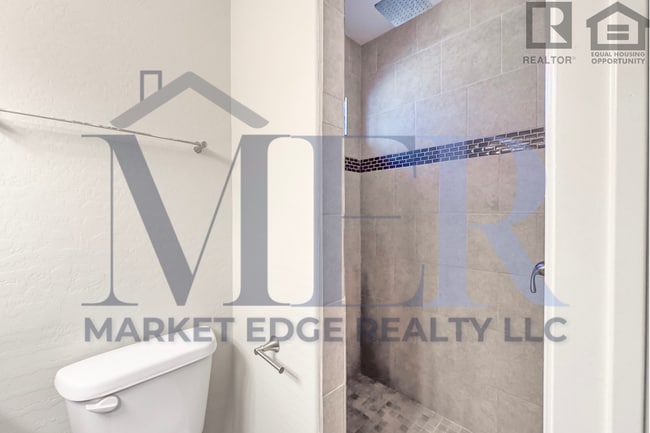 Building Photo - 5Bed/5Bath House at University Dr/Priest Dr! Move-In Ready on 05/07/2026! - 4 CAR CARPORT! NO HOA!