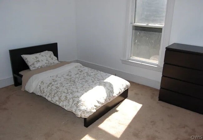 Building Photo - 312 Allen St