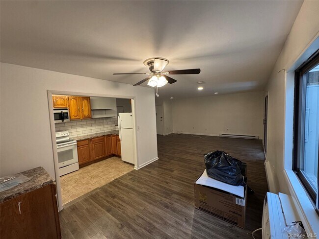 Building Photo - 33 Scarborough Ln