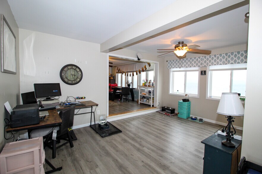 Foyer/entry - 17765 County Route 59