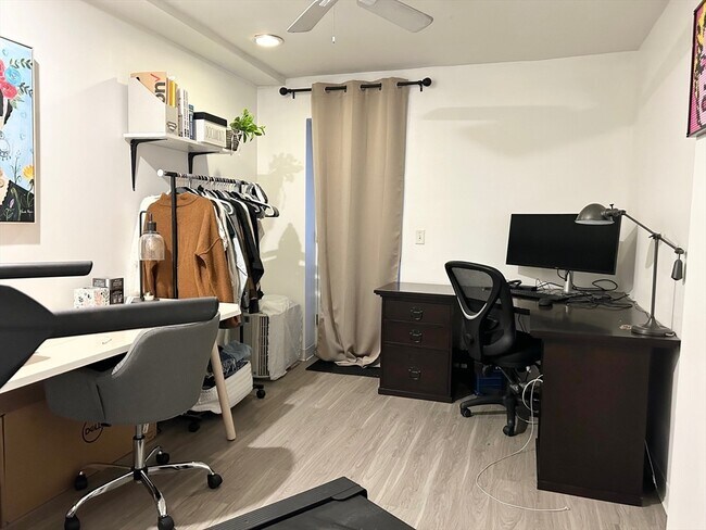 Building Photo - 390 Riverway