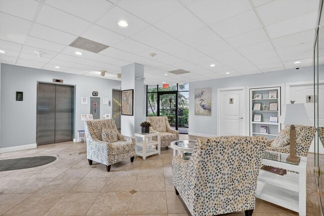 Building Photo - 9940 S Ocean Dr