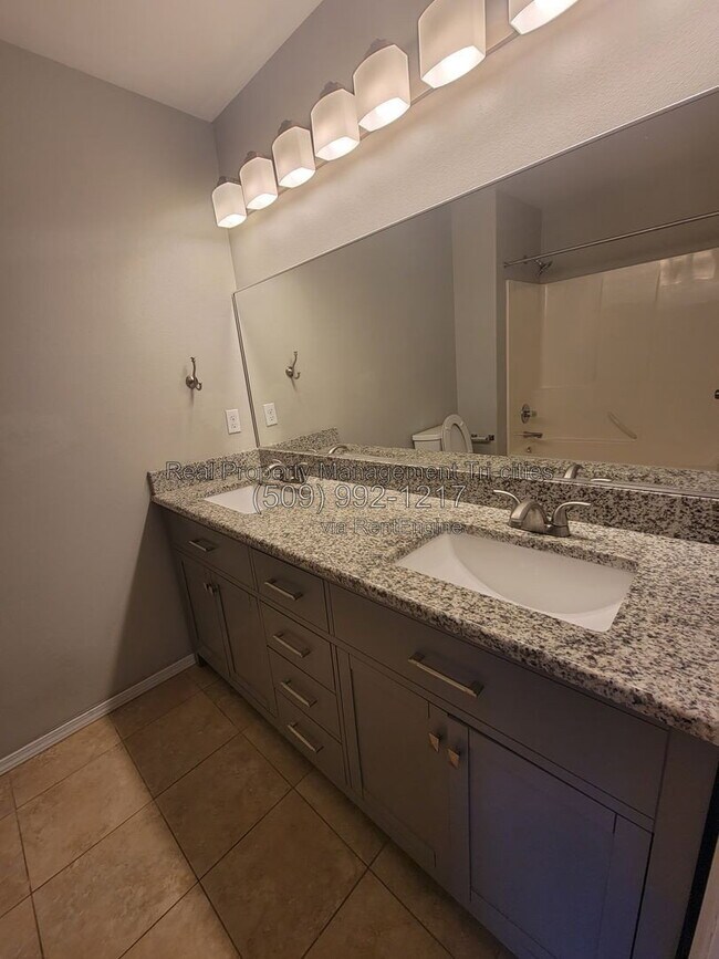 Building Photo - 4508 Sedona Dr