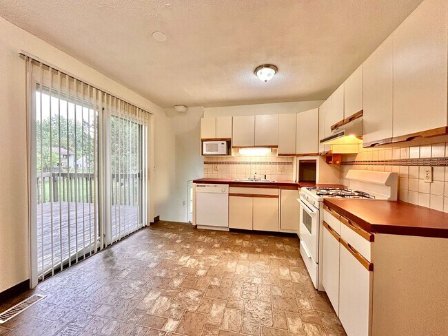 Building Photo - Three Bedroom Home in Walker/Standale