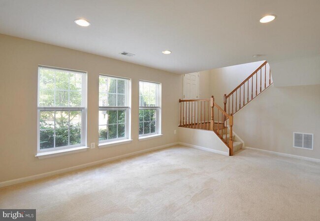Building Photo - 1112 Patrick St