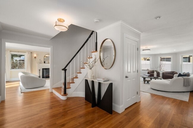 Building Photo - 150 Country Club Rd