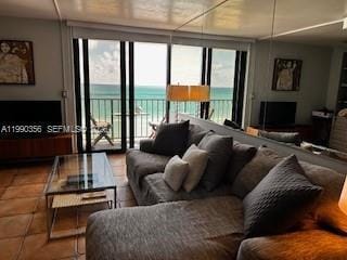 Building Photo - 2625 Collins Ave