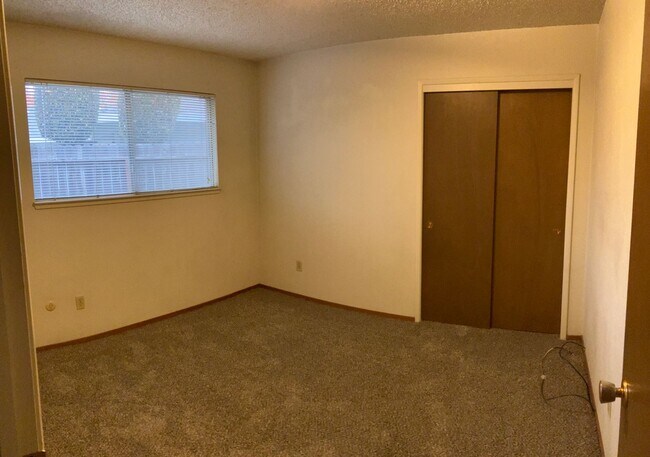 Building Photo - 2813 Thornton Ct