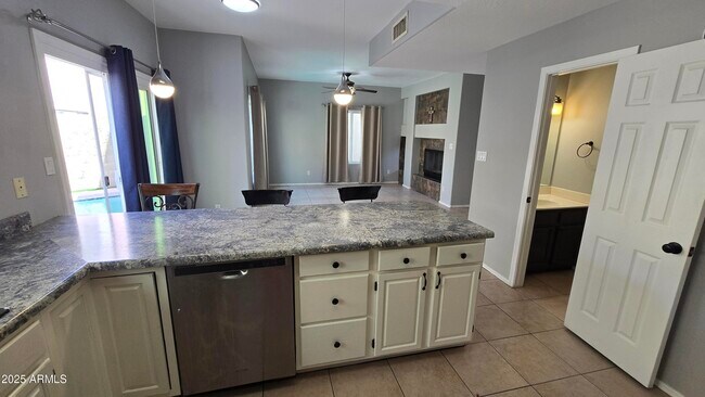 Building Photo - 18820 N 41st Dr