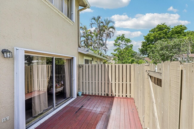 Building Photo - 5843 Woodlands Blvd