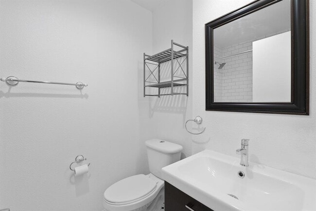 Building Photo - 508 Harway Ct