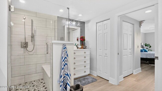 Building Photo - 3 Indian River Ave