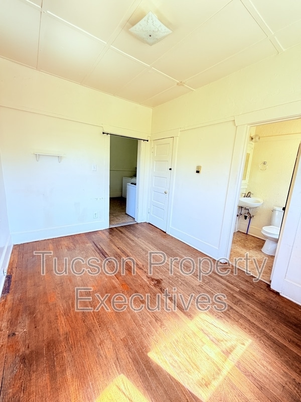 Building Photo - 722 E Drachman St