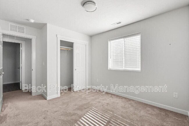 Building Photo - 4443 W Sunny Cove St