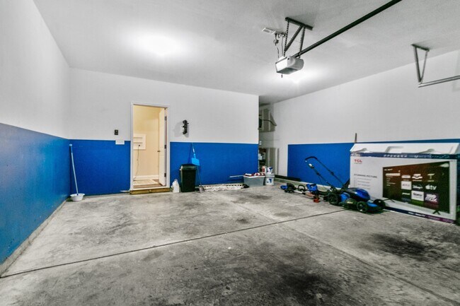 Building Photo - 34 Coswell Ct