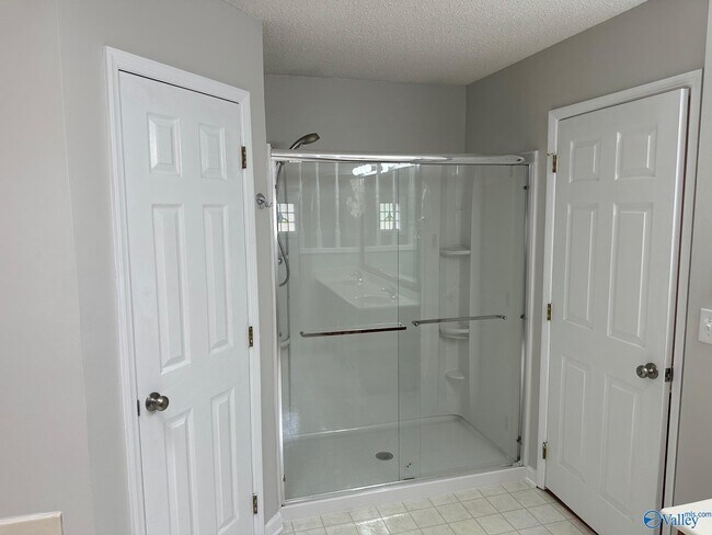 Building Photo - 101 Springfield Ln