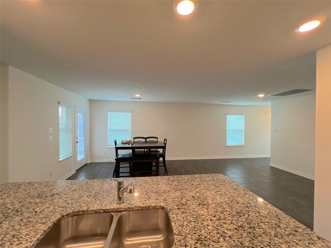 Building Photo - 7111 Escondido Dr