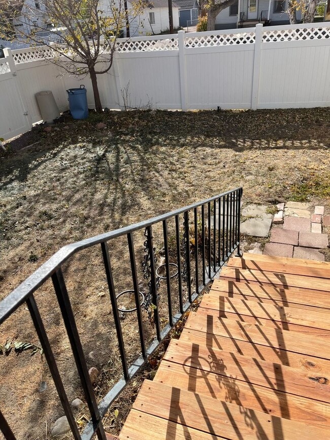 Building Photo - Nice 3 Bedroom Home near Downtown