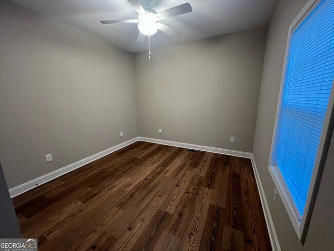 Building Photo - 626 Liberty Pk Dr