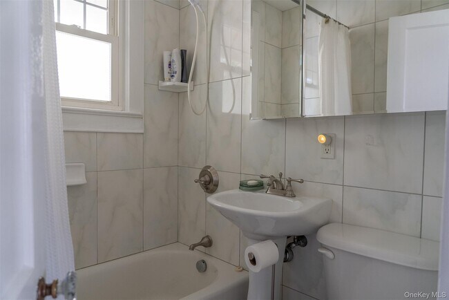 Building Photo - 43 Pye Ln