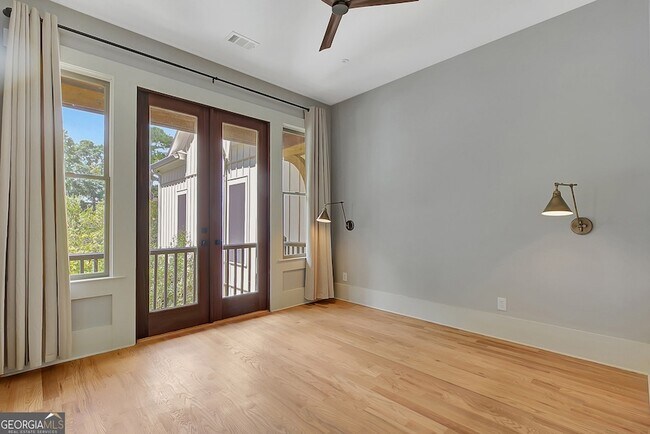 Building Photo - 10659 Serenbe Ln