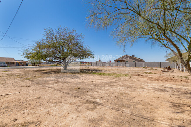 Building Photo - 1401 N Houck St