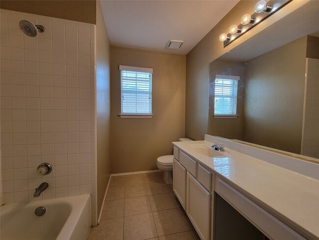 Building Photo - 7020 Goldenrod Dr