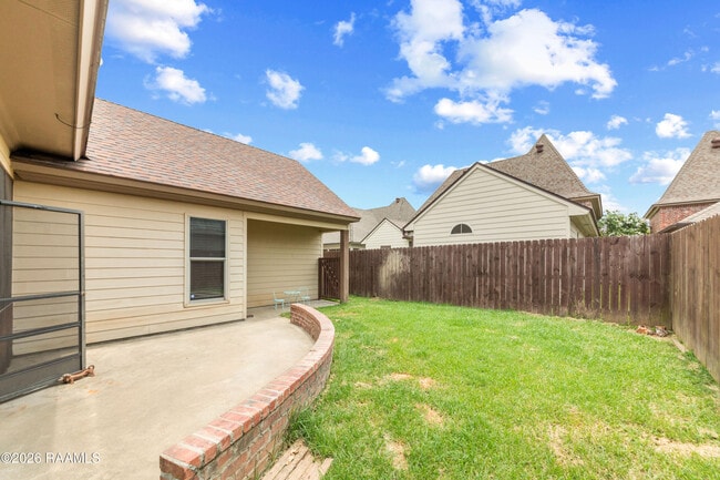 Building Photo - 126 Heathwood Dr