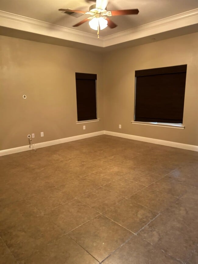 Building Photo - 2656 Cherry Tree Dr