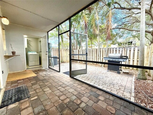 Building Photo - 8757 SW 137th Ave