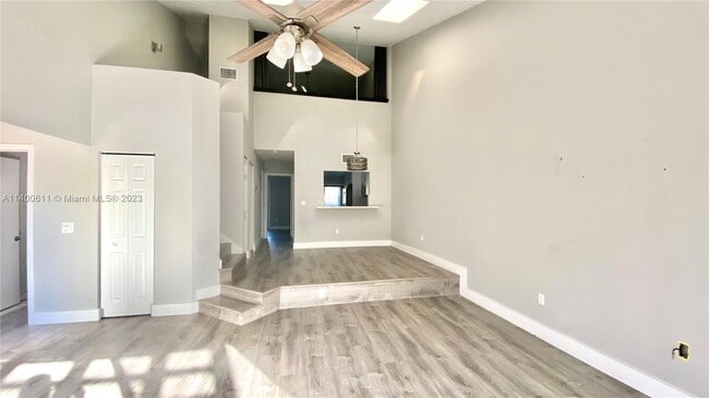 Building Photo - 4256 S Pine Island Rd