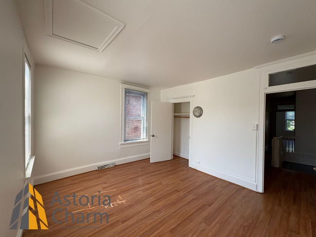 Building Photo - Charming 3-Bedroom with Natural Light, Har...