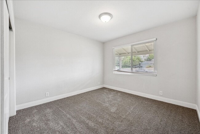 Building Photo - 6225 Ranier Way