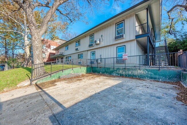 Building Photo - Park Avenue 108