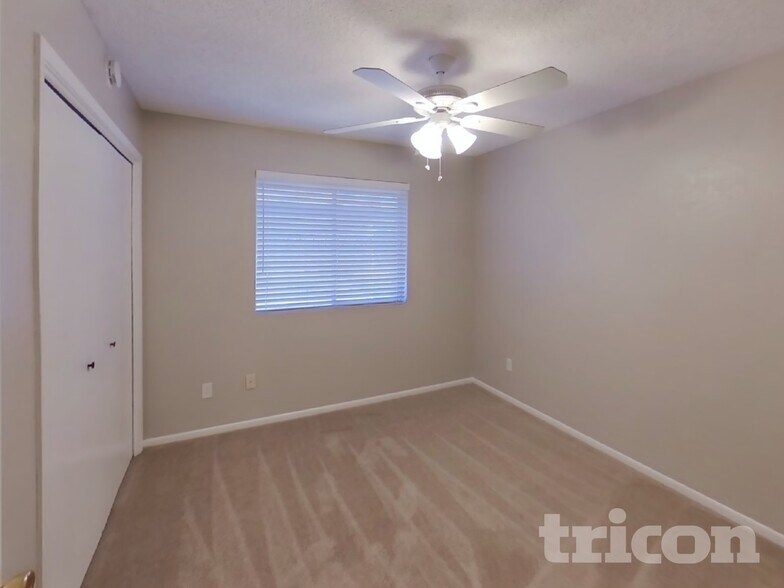 Building Photo - 1550 E Kramer St