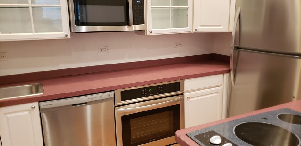 New Appliances! - 2638 Wilton N Ave