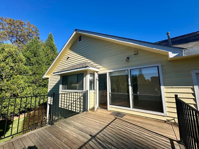 Building Photo - Light Filled 4 Bedroom 2.5 Bathroom Two-St...