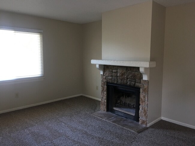 Building Photo - Property in Park Hill School District!