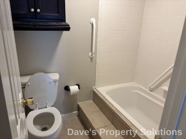 Building Photo - 617 Balfour Rd